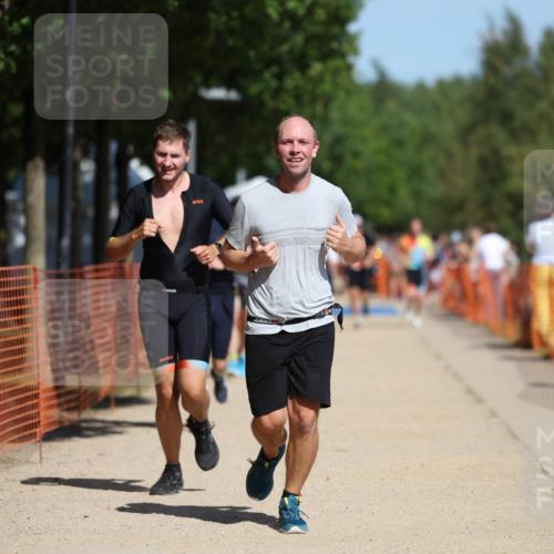 07.09.2025 - 19. Norderstedt Triathlon Michael Strokosch http://msf.ph/oto/8802322 07.09.2025 12:33:15 Laufen 801, 1223, 1241, 1265 meine-sportfotos.de
