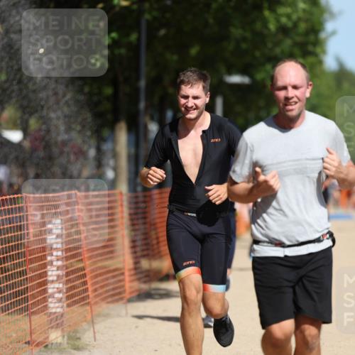 07.09.2025 - 19. Norderstedt Triathlon Michael Strokosch http://msf.ph/oto/8802334 07.09.2025 12:33:16 Laufen 801, 1223, 1241, 1265 meine-sportfotos.de