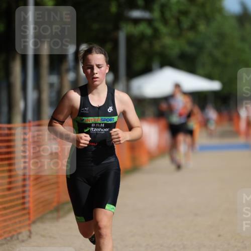 07.09.2025 - 19. Norderstedt Triathlon Michael Strokosch http://msf.ph/oto/8802357 07.09.2025 10:59:57 Laufen 681, 683 meine-sportfotos.de