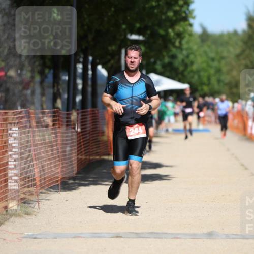 07.09.2025 - 19. Norderstedt Triathlon Michael Strokosch http://msf.ph/oto/8802470 07.09.2025 13:11:23 Laufen 217, 244, 813 meine-sportfotos.de