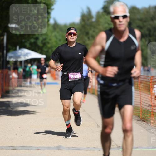 07.09.2025 - 19. Norderstedt Triathlon Michael Strokosch http://msf.ph/oto/8802604 07.09.2025 13:11:32 Laufen 318, 813, 853, 1342 meine-sportfotos.de