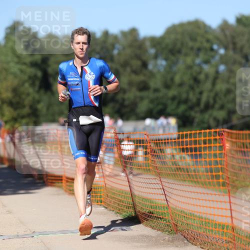07.09.2025 - 19. Norderstedt Triathlon Michael Strokosch http://msf.ph/oto/8802617 07.09.2025 14:54:03 Laufen 1017, 1038, 1040 meine-sportfotos.de