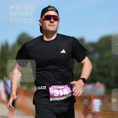 07.09.2025 - 19. Norderstedt Triathlon Michael Strokosch http://msf.ph/oto/8802665 07.09.2025 13:11:34 Laufen 318, 813, 853, 1342 meine-sportfotos.de