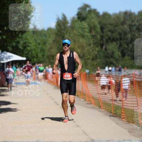 07.09.2025 - 19. Norderstedt Triathlon Michael Strokosch http://msf.ph/oto/8802779 07.09.2025 13:11:47 Laufen 820 meine-sportfotos.de
