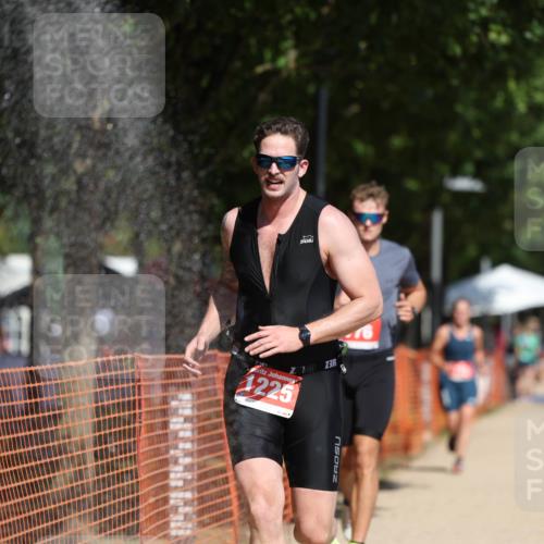07.09.2025 - 19. Norderstedt Triathlon Michael Strokosch http://msf.ph/oto/8802784 07.09.2025 12:33:53 Laufen 773, 776, 1225 meine-sportfotos.de