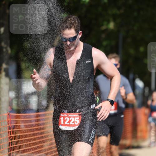 07.09.2025 - 19. Norderstedt Triathlon Michael Strokosch http://msf.ph/oto/8802816 07.09.2025 12:33:54 Laufen 773, 776, 1225 meine-sportfotos.de