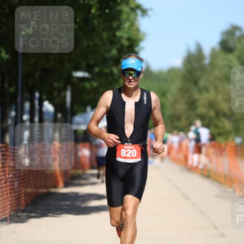 07.09.2025 - 19. Norderstedt Triathlon Michael Strokosch http://msf.ph/oto/8802825 07.09.2025 13:11:49 Laufen 820 meine-sportfotos.de