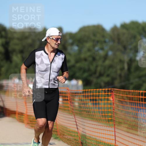 07.09.2025 - 19. Norderstedt Triathlon Michael Strokosch http://msf.ph/oto/8802928 07.09.2025 14:54:41 Laufen 964 meine-sportfotos.de