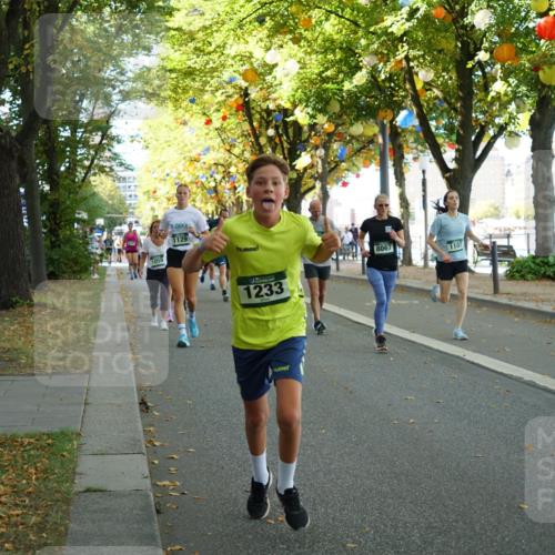 07.09.2025 - BARMER Alsterlauf Yannick Fuchs http://msf.ph/oto/8802964 07.09.2025 11:51:16 Laufen 1059, 1129, 1233, 8067, 1107 meine-sportfotos.de