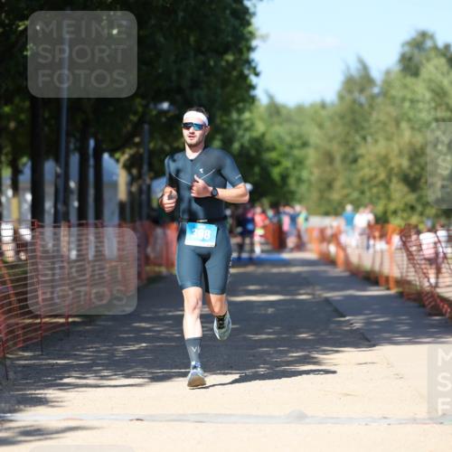 07.09.2025 - 19. Norderstedt Triathlon Michael Strokosch http://msf.ph/oto/8802980 07.09.2025 14:55:00 Laufen 398, 900 meine-sportfotos.de
