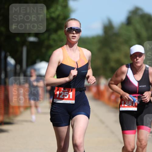 07.09.2025 - 19. Norderstedt Triathlon Michael Strokosch http://msf.ph/oto/8803051 07.09.2025 12:34:06 Laufen 1251, 1368, 1381 meine-sportfotos.de