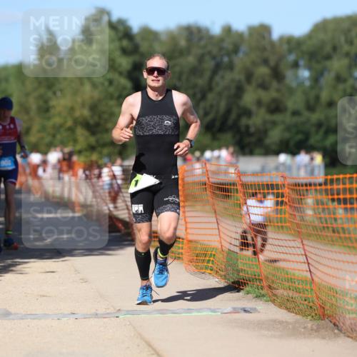 07.09.2025 - 19. Norderstedt Triathlon Michael Strokosch http://msf.ph/oto/8803163 07.09.2025 14:55:20 Laufen 908, 976, 1027 meine-sportfotos.de
