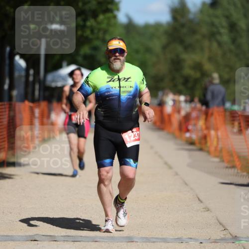 07.09.2025 - 19. Norderstedt Triathlon Michael Strokosch http://msf.ph/oto/8803173 07.09.2025 12:34:15 Laufen 1237, 1333, 1368 meine-sportfotos.de