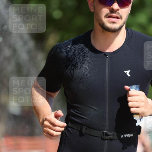 07.09.2025 - 19. Norderstedt Triathlon Michael Strokosch http://msf.ph/oto/8803182 07.09.2025 12:04:30 Laufen 191, 303, 736, 819 meine-sportfotos.de