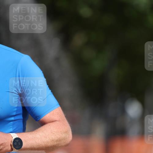 07.09.2025 - 19. Norderstedt Triathlon Michael Strokosch http://msf.ph/oto/8803212 07.09.2025 12:04:32 Laufen 191, 303, 736, 819 meine-sportfotos.de