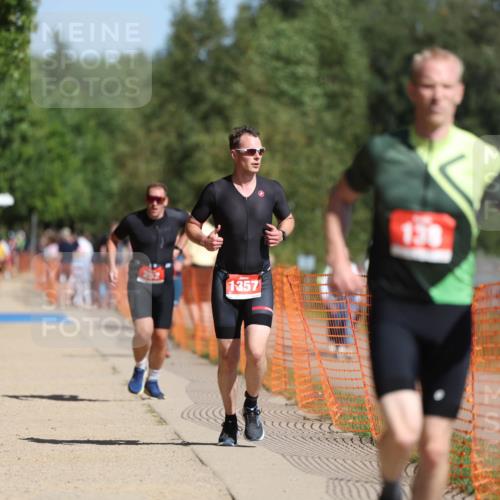 07.09.2025 - 19. Norderstedt Triathlon Michael Strokosch http://msf.ph/oto/8803332 07.09.2025 12:04:40 Laufen 138, 252, 1357 meine-sportfotos.de