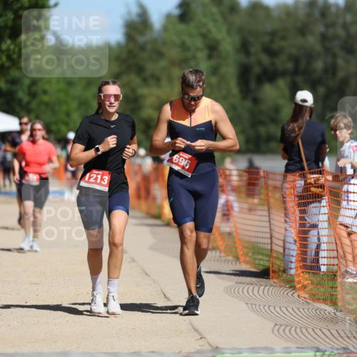 07.09.2025 - 19. Norderstedt Triathlon Michael Strokosch http://msf.ph/oto/8803333 07.09.2025 12:34:28 Laufen 696, 803, 1213, 1233 meine-sportfotos.de
