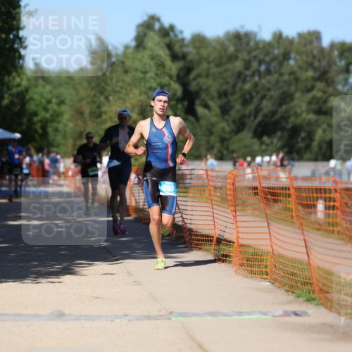 07.09.2025 - 19. Norderstedt Triathlon Michael Strokosch http://msf.ph/oto/8803343 07.09.2025 14:55:40 Laufen 392, 876 meine-sportfotos.de