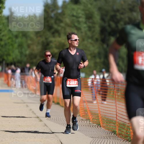07.09.2025 - 19. Norderstedt Triathlon Michael Strokosch http://msf.ph/oto/8803350 07.09.2025 12:04:40 Laufen 138, 252, 1357 meine-sportfotos.de