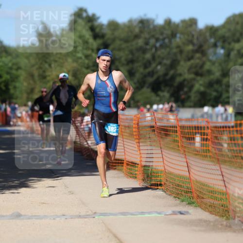 07.09.2025 - 19. Norderstedt Triathlon Michael Strokosch http://msf.ph/oto/8803354 07.09.2025 14:55:41 Laufen 392, 876, 1026 meine-sportfotos.de