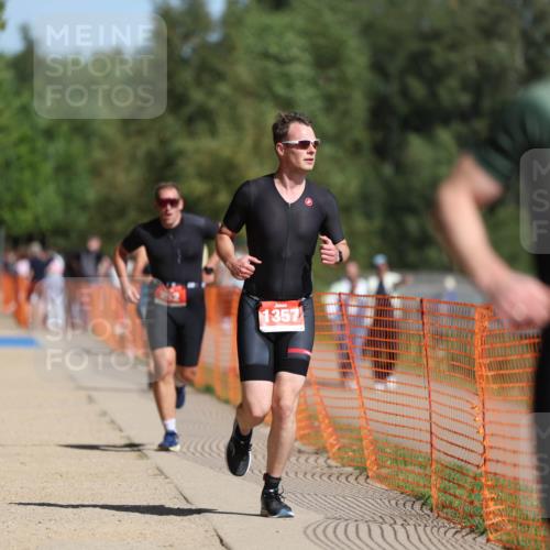 07.09.2025 - 19. Norderstedt Triathlon Michael Strokosch http://msf.ph/oto/8803359 07.09.2025 12:04:40 Laufen 138, 252, 1357 meine-sportfotos.de