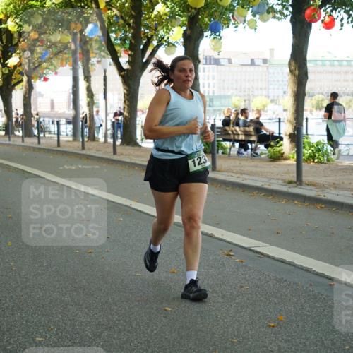 07.09.2025 - BARMER Alsterlauf Yannick Fuchs http://msf.ph/oto/8803380 07.09.2025 11:51:35 Laufen 1056, 123 meine-sportfotos.de