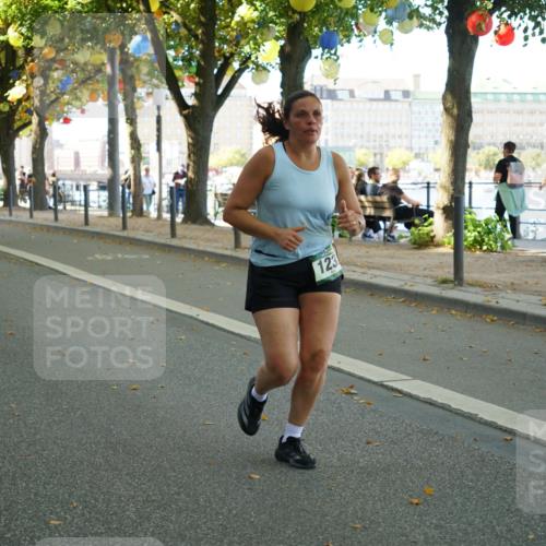 07.09.2025 - BARMER Alsterlauf Yannick Fuchs http://msf.ph/oto/8803386 07.09.2025 11:51:35 Laufen 1056, 123 meine-sportfotos.de