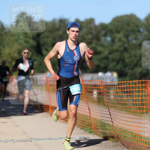 07.09.2025 - 19. Norderstedt Triathlon Michael Strokosch http://msf.ph/oto/8803390 07.09.2025 14:55:42 Laufen 392, 876, 1026 meine-sportfotos.de