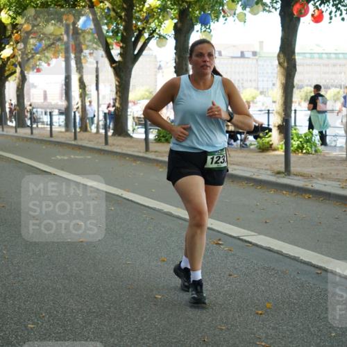 07.09.2025 - BARMER Alsterlauf Yannick Fuchs http://msf.ph/oto/8803394 07.09.2025 11:51:35 Laufen 1056, 123 meine-sportfotos.de