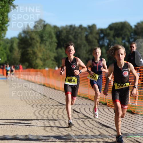 07.09.2025 - 19. Norderstedt Triathlon Michael Strokosch http://msf.ph/oto/8803424 07.09.2025 09:42:37 Laufen 557, 594, 595, 600 meine-sportfotos.de