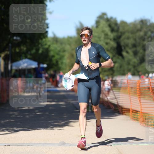 07.09.2025 - 19. Norderstedt Triathlon Michael Strokosch http://msf.ph/oto/8803443 07.09.2025 14:55:44 Laufen 392, 876, 1026 meine-sportfotos.de