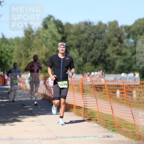 07.09.2025 - 19. Norderstedt Triathlon Michael Strokosch http://msf.ph/oto/8803638 07.09.2025 14:56:07 Laufen 961, 990, 1036 meine-sportfotos.de