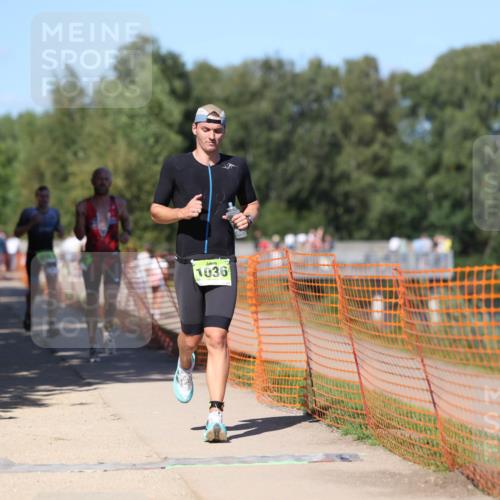 07.09.2025 - 19. Norderstedt Triathlon Michael Strokosch http://msf.ph/oto/8803652 07.09.2025 14:56:08 Laufen 961, 990, 1036 meine-sportfotos.de