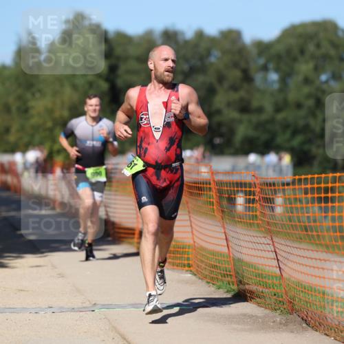 07.09.2025 - 19. Norderstedt Triathlon Michael Strokosch http://msf.ph/oto/8803720 07.09.2025 14:56:11 Laufen 961, 990, 1036 meine-sportfotos.de