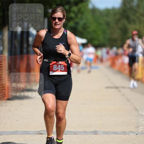07.09.2025 - 19. Norderstedt Triathlon Michael Strokosch http://msf.ph/oto/8803792 07.09.2025 12:35:27 Laufen 151, 845, 851 meine-sportfotos.de