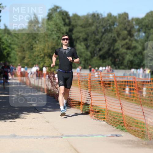 07.09.2025 - 19. Norderstedt Triathlon Michael Strokosch http://msf.ph/oto/8803837 07.09.2025 14:56:24 Laufen 877 meine-sportfotos.de