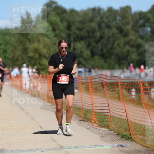 07.09.2025 - 19. Norderstedt Triathlon Michael Strokosch http://msf.ph/oto/8803848 07.09.2025 13:13:33 Laufen 745, 1326 meine-sportfotos.de