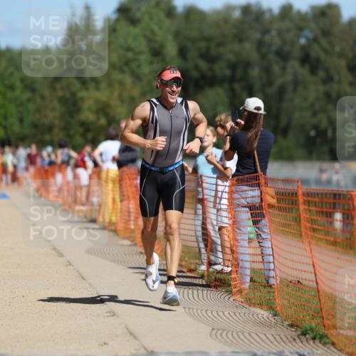 07.09.2025 - 19. Norderstedt Triathlon Michael Strokosch http://msf.ph/oto/8803850 07.09.2025 12:35:30 Laufen 151, 845, 851 meine-sportfotos.de