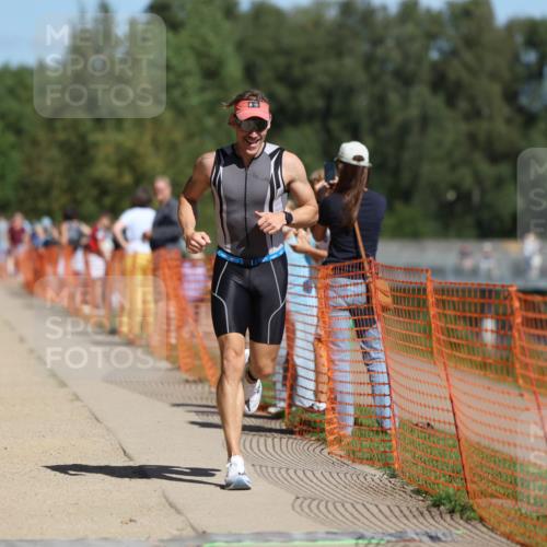 07.09.2025 - 19. Norderstedt Triathlon Michael Strokosch http://msf.ph/oto/8803862 07.09.2025 12:35:31 Laufen 151, 845, 851 meine-sportfotos.de