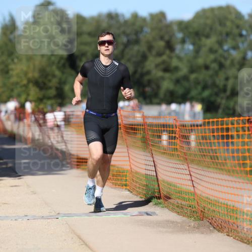 07.09.2025 - 19. Norderstedt Triathlon Michael Strokosch http://msf.ph/oto/8803876 07.09.2025 14:56:25 Laufen 877 meine-sportfotos.de