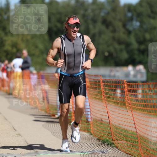 07.09.2025 - 19. Norderstedt Triathlon Michael Strokosch http://msf.ph/oto/8803891 07.09.2025 12:35:32 Laufen 151, 851 meine-sportfotos.de