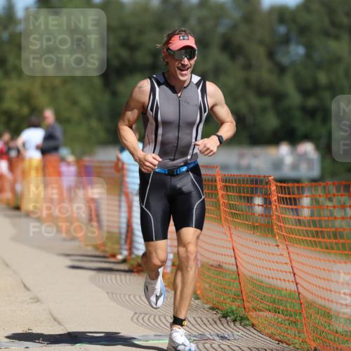 07.09.2025 - 19. Norderstedt Triathlon Michael Strokosch http://msf.ph/oto/8803898 07.09.2025 12:35:32 Laufen 151, 851 meine-sportfotos.de