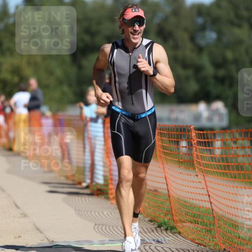 07.09.2025 - 19. Norderstedt Triathlon Michael Strokosch http://msf.ph/oto/8803904 07.09.2025 12:35:32 Laufen 151, 851 meine-sportfotos.de