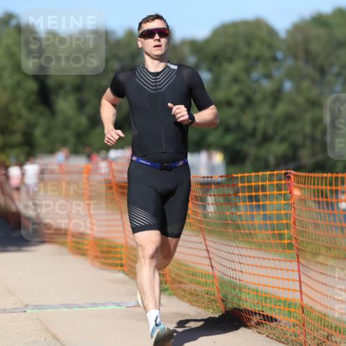 07.09.2025 - 19. Norderstedt Triathlon Michael Strokosch http://msf.ph/oto/8803906 07.09.2025 14:56:26 Laufen 877, 982 meine-sportfotos.de