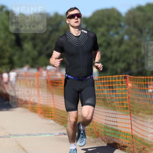 07.09.2025 - 19. Norderstedt Triathlon Michael Strokosch http://msf.ph/oto/8803910 07.09.2025 14:56:26 Laufen 877, 982 meine-sportfotos.de