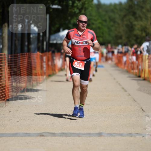 07.09.2025 - 19. Norderstedt Triathlon Michael Strokosch http://msf.ph/oto/8803911 07.09.2025 12:35:33 Laufen 151, 851 meine-sportfotos.de