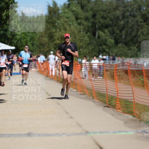 07.09.2025 - 19. Norderstedt Triathlon Michael Strokosch http://msf.ph/oto/8803925 07.09.2025 13:13:38 Laufen 302, 745, 780, 1326 meine-sportfotos.de