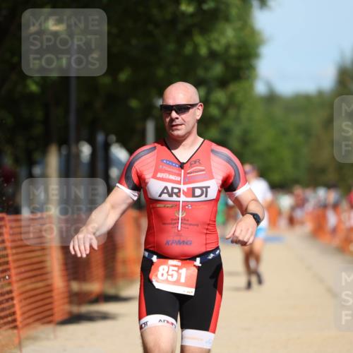 07.09.2025 - 19. Norderstedt Triathlon Michael Strokosch http://msf.ph/oto/8803959 07.09.2025 12:35:35 Laufen 140, 151, 697, 851, 1220 meine-sportfotos.de