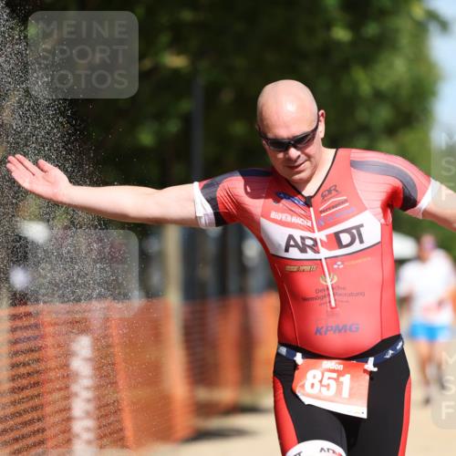 07.09.2025 - 19. Norderstedt Triathlon Michael Strokosch http://msf.ph/oto/8803972 07.09.2025 12:35:36 Laufen 140, 151, 697, 851, 1220 meine-sportfotos.de