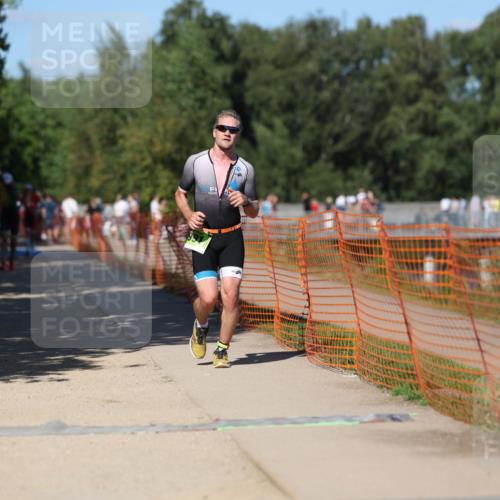 07.09.2025 - 19. Norderstedt Triathlon Michael Strokosch http://msf.ph/oto/8804025 07.09.2025 14:56:39 Laufen 991, 1007 meine-sportfotos.de